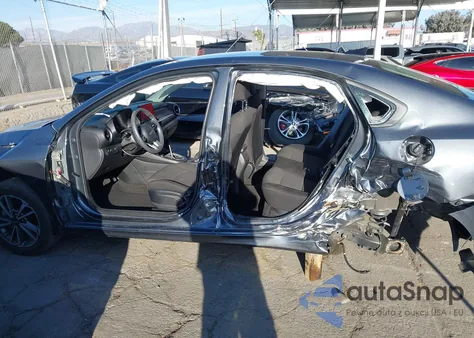 2023 Kia Forte Lxs z USA, uszkodzony, nr VIN 3KPF24AD2PE586053